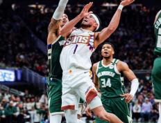 包含字母哥狂砍西蒙斯分，冲击季后赛迎来新赛季高光！的词条