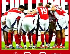 包含足球场上强强对话，谁能捧起胜利之杯？的词条