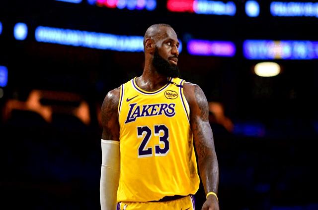 詹姆斯，绝杀战胜，关键时刻神级表现！