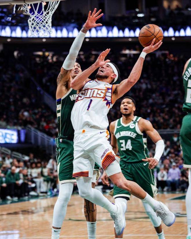 包含字母哥狂砍西蒙斯分,冲击季后赛迎来新赛季高光!的词条